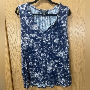 Simply Vera Vera Wang Navy Floral Tank Top Blouse